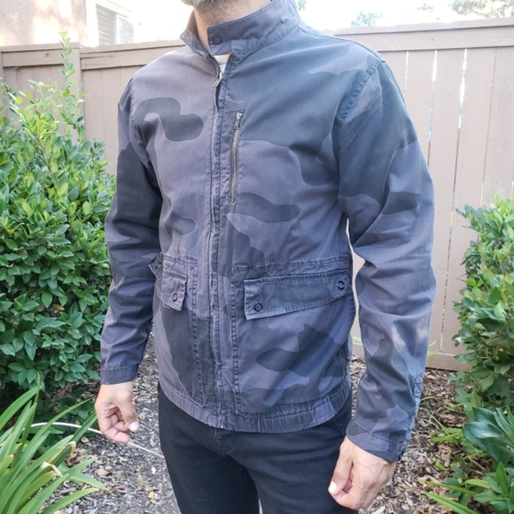 Volcom Black Camo Jacket Medium